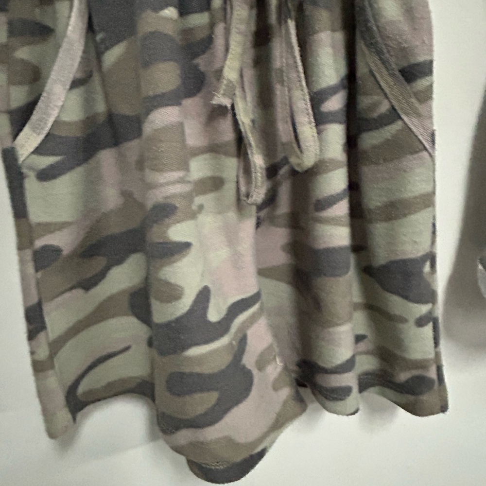 2 Ardene Rompers - Picture 7 of 12
